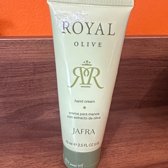 NEW JAFRA Royal Olive Hand Cream - Green Tube - Picture 1 of 3